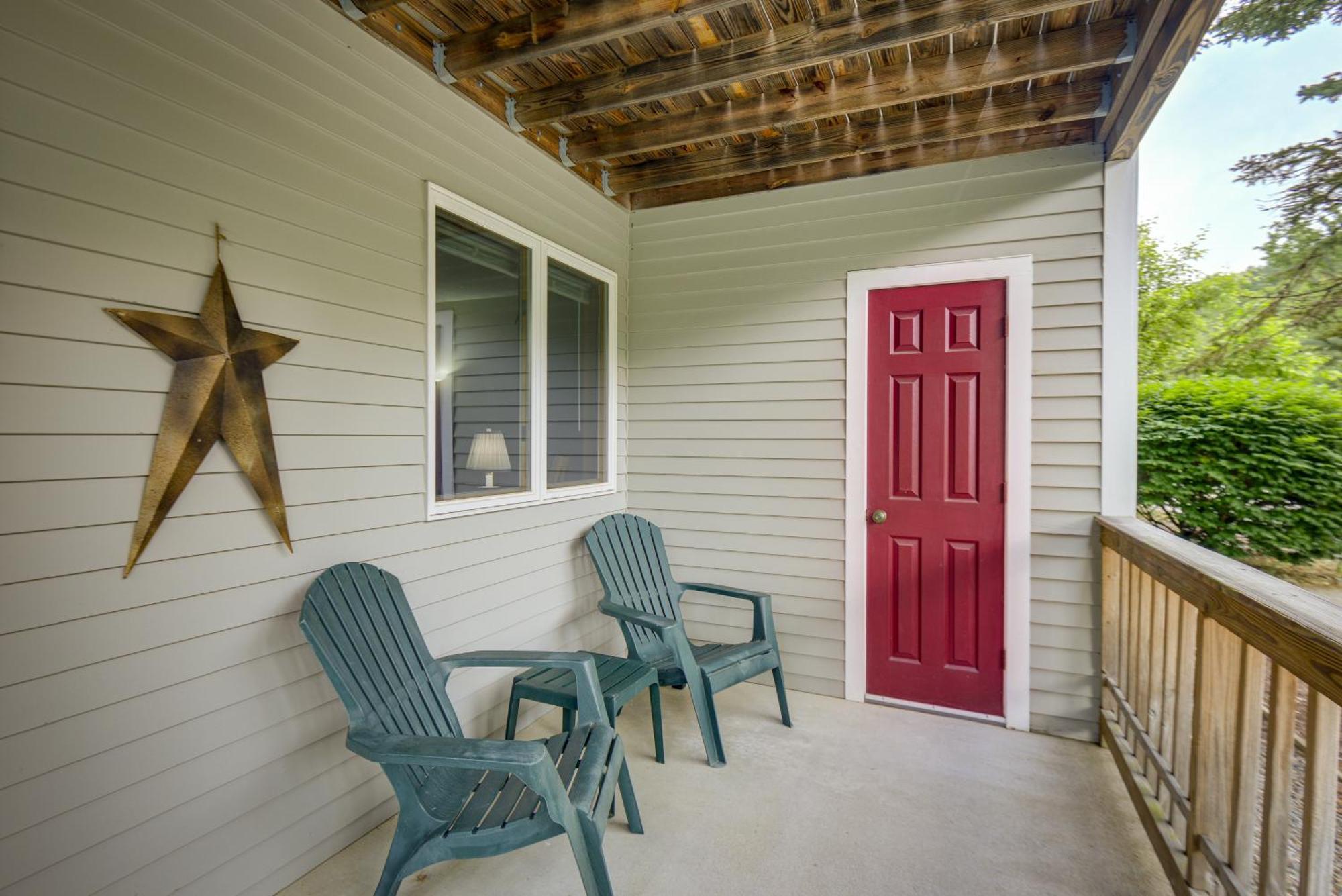 Bartlett Condo With Mountain View And Outdoor Pool! Exterior photo
